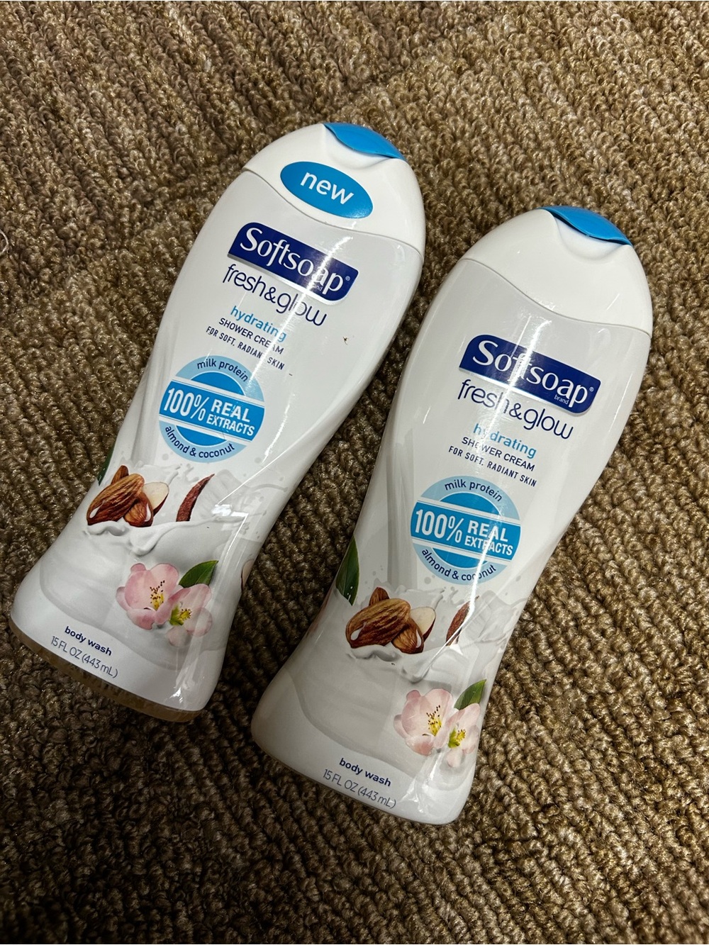 Softsoap Fresh & Glow Hydrating Body Wash - White